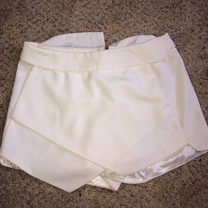 white envelope skort
